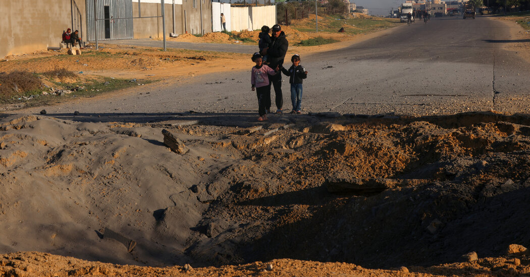 Gazans Mass at Border for Safety, but Find Only More Peril