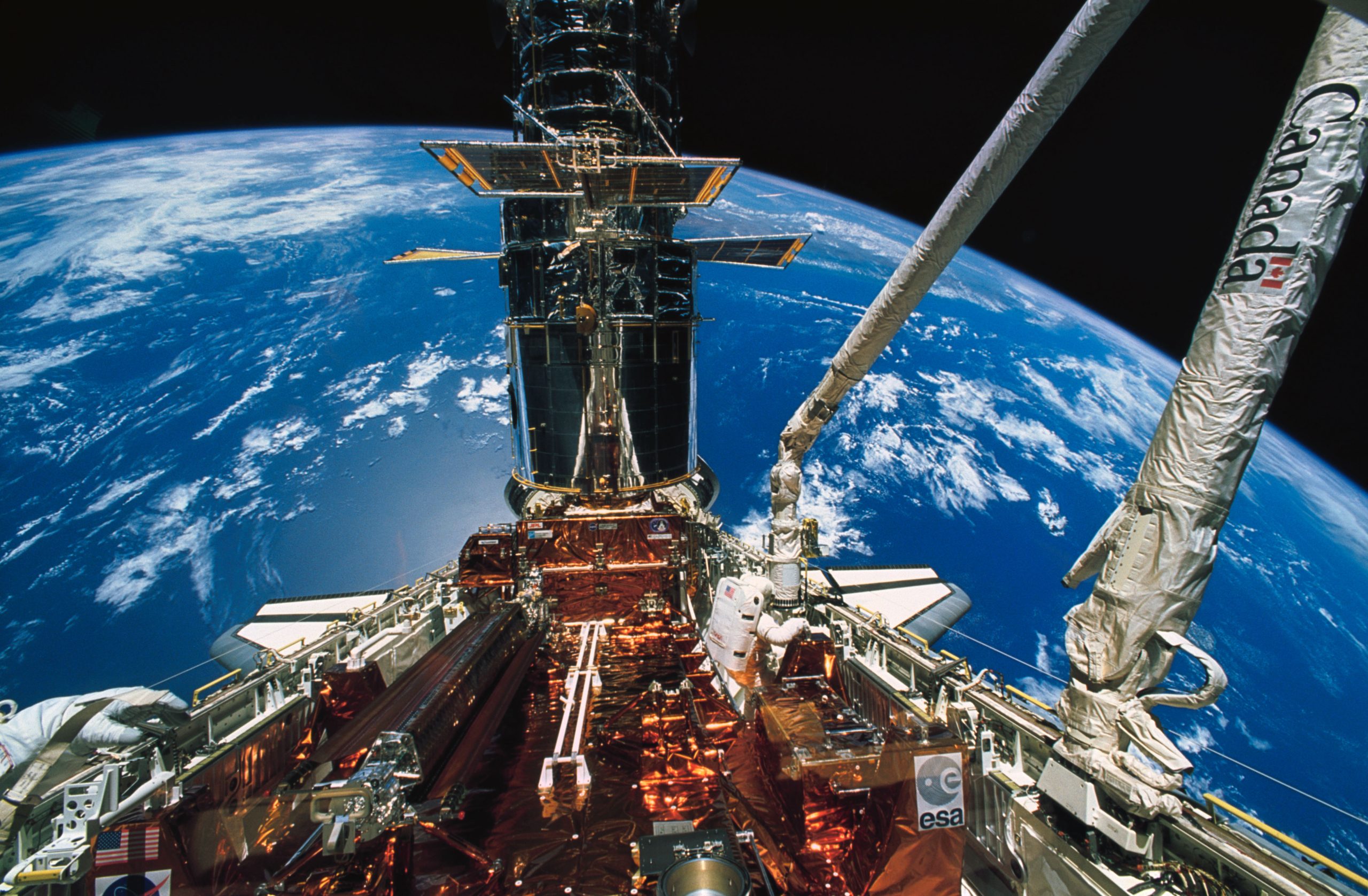 Hubble Celebrates 30th Anniversary of Servicing Mission 1
