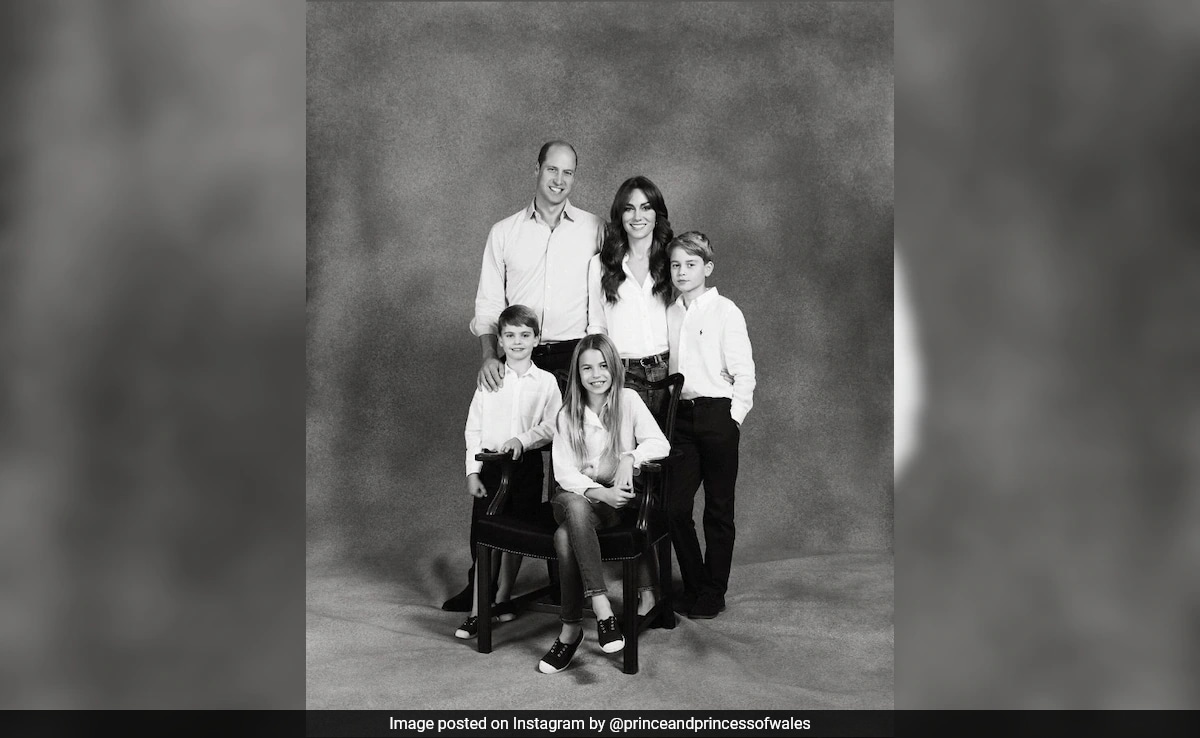 Prince William, Kate Middleton’s Christmas Card Invites “Photoshop Fail” Criticism