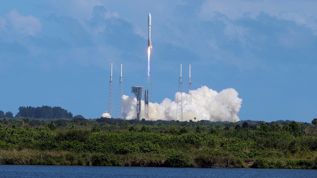 Amazon Claims Prototype Satellites for Kuiper Network Operating Successfully