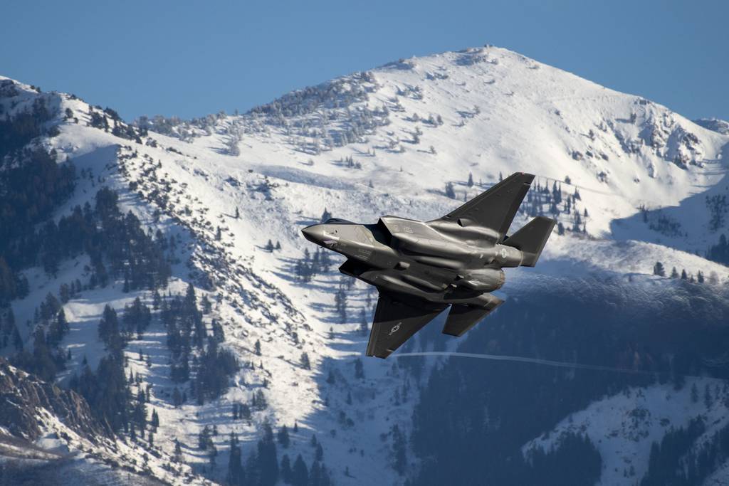 F-35 engine review pushed back months as government takes closer look