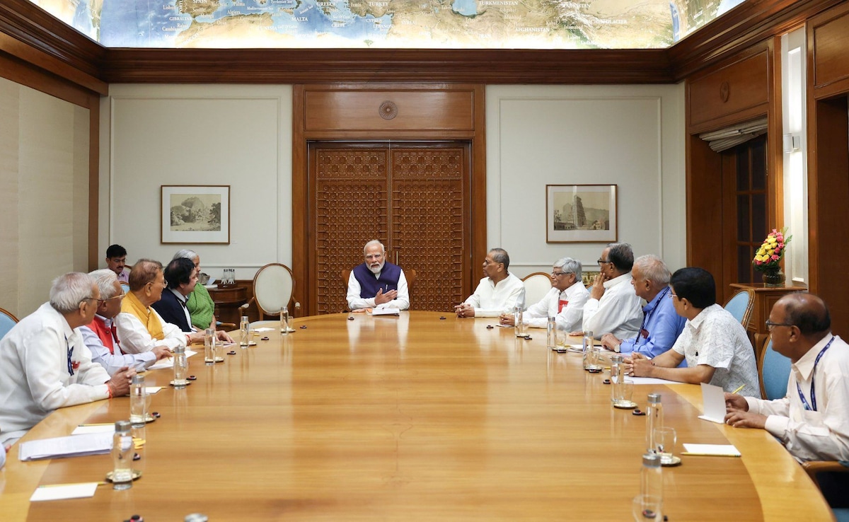 PM Chairs Council Of Ministers Meet; Discusses Issues Affecting Women, Poor