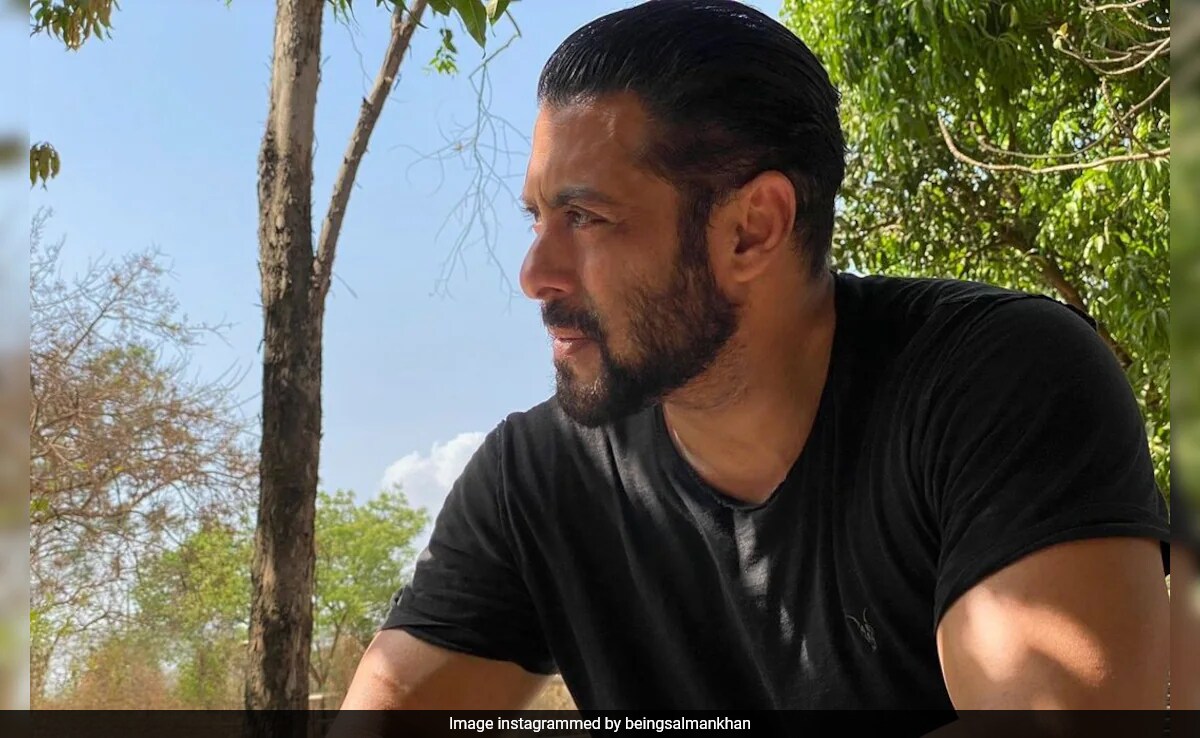 Biker Enters Salman Khan’s Security Convoy, Charged With Rash Driving