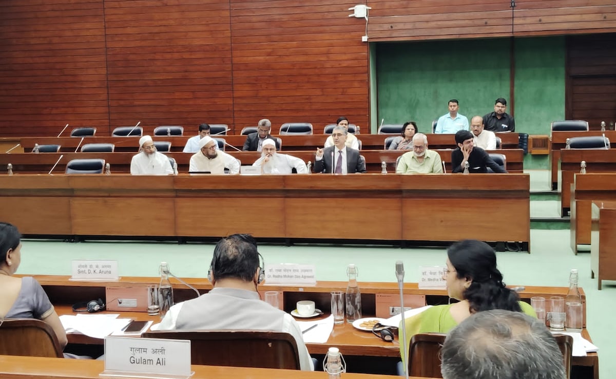 In Fresh Row In Waqf Bill Panel Meet, 10 Opposition MPs, Including A Owaisi, Suspended