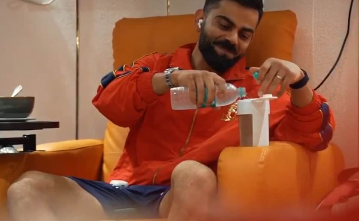 ‘Footwork Was Good Because Of Dance With SRK’: Virat Kohli Teased By RCB Coach