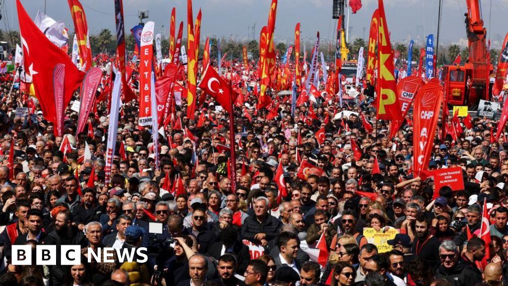 Pro-democracy demonstrators return to Istanbul’s streets for huge rally