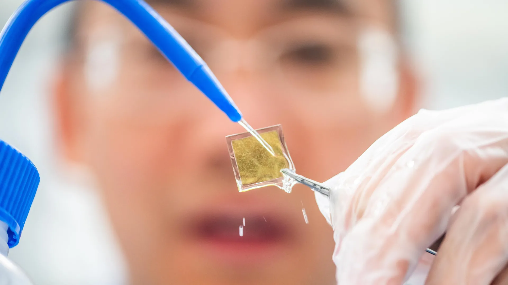This triple-layer sunlight catalyst supercharges green hydrogen by 800%