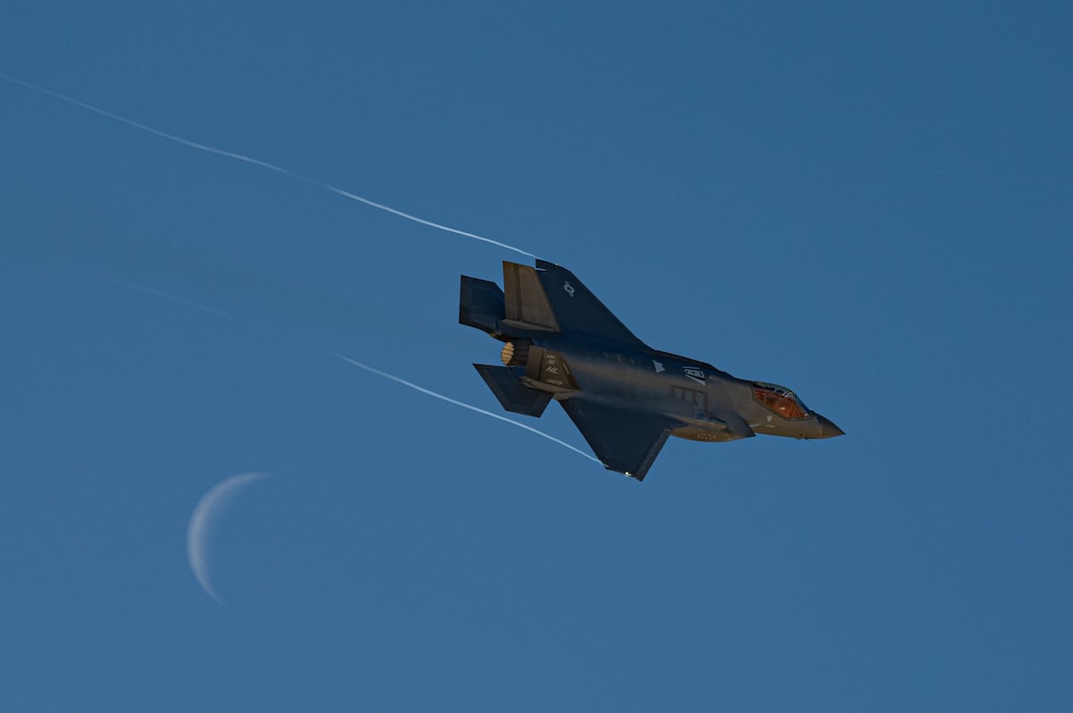 Lockheed debuts AI on F-35 fighter jet to identify targets